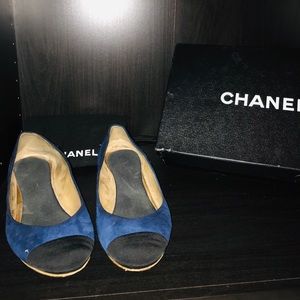 Iconic Chanel two toned cap toe ballet flat